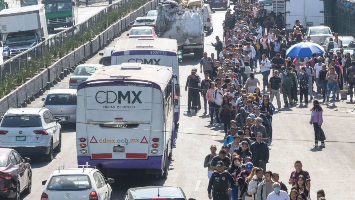 El Congreso capitalino pide sancionar abusos en cobro de transporte en la CDMX.