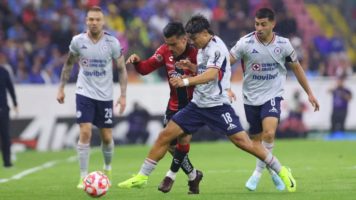 Con triplete de Ángel Sepulveda, Cruz Azul se salvó de irse con cero puntos de la jornada 2 del Apertura 2025 y logró empatar contra Atlas.