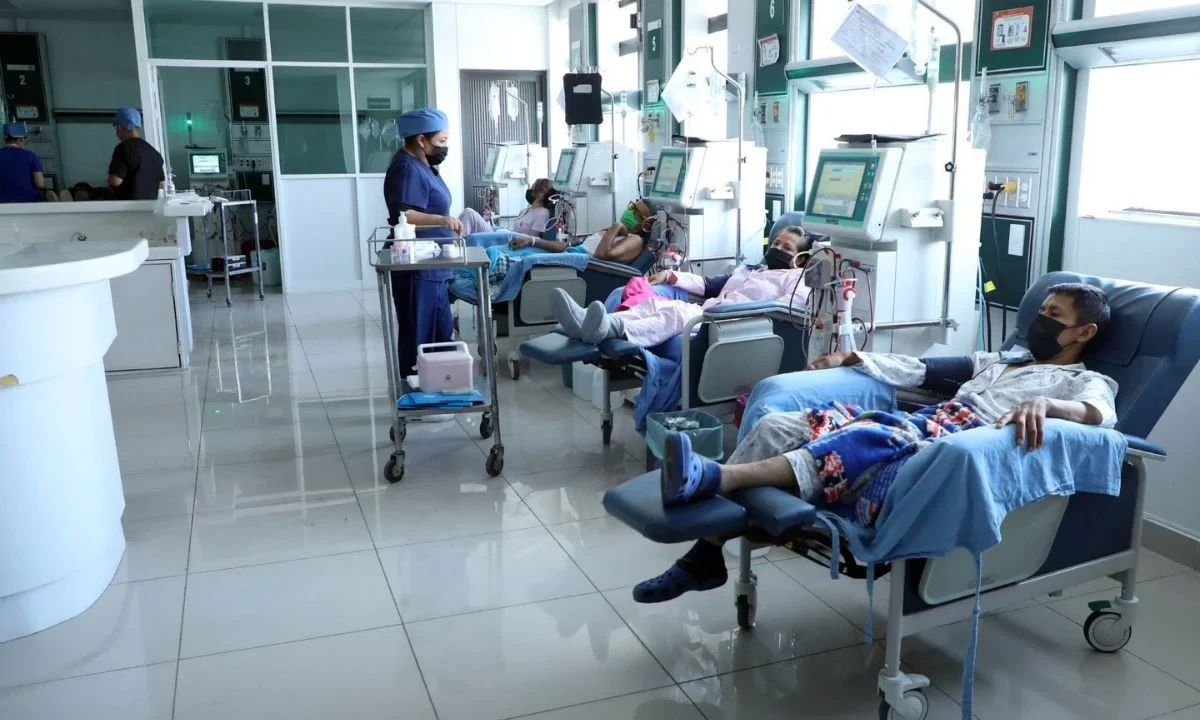 Representes de la industria de la salud denunciaron que CREAMEDIC quiere montar unidades de hemodiálisis sin infraestructura ni experiencia.