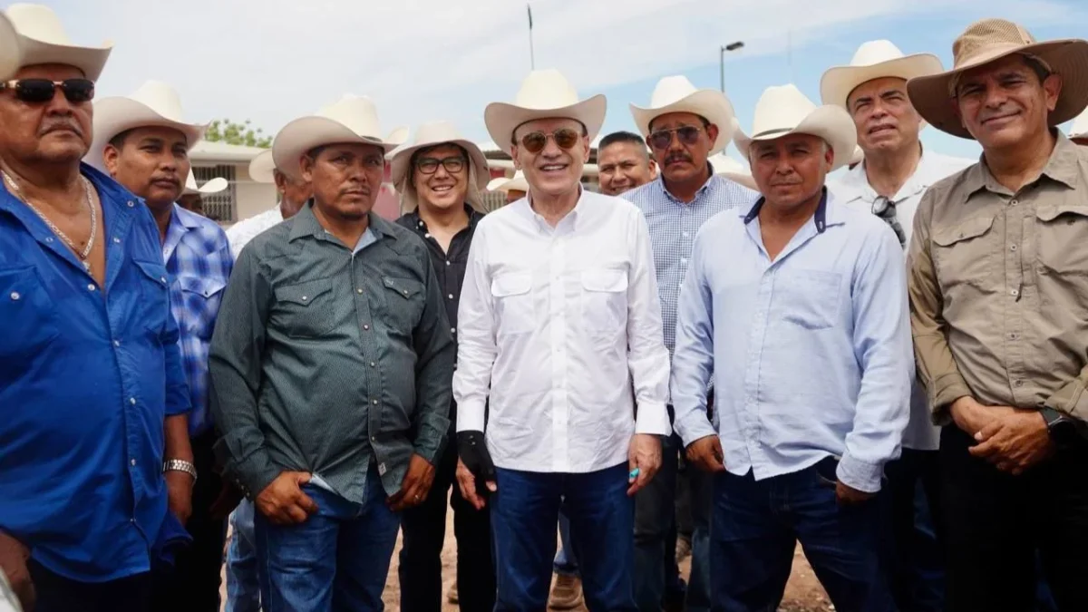 El gobernador Alfonso Durazo Montaño realizó un recorrido de supervisión por la planta potabilizadora y la red de distribución del Acueducto Yaqui.