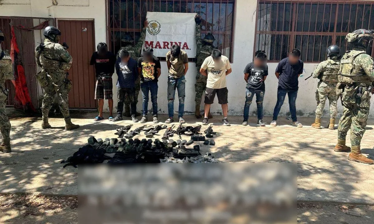 Arsenal detenido en Guerrero junto a siete personas