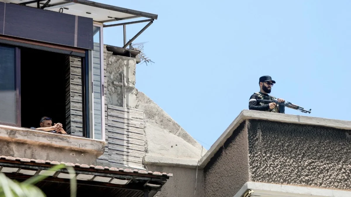 De acuerdo al observatorio de guerra al menos ocho personas murieron en enfrentamientos entre tribus en Siria.