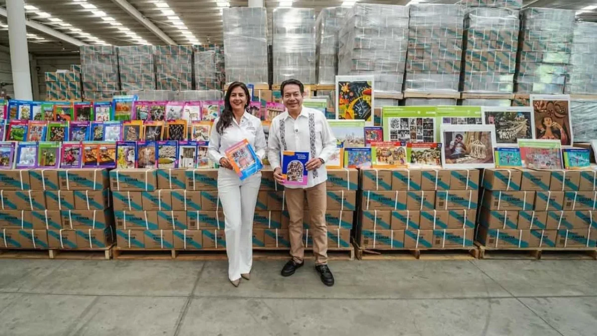 El titular de la SEP, Mario Delgado, informó que el gobierno de México cumplió con la entrega de más de 140 millones de Libros de Texto Gratuitos.