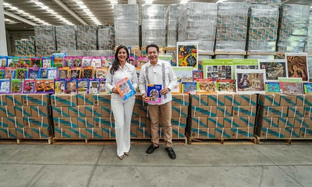 El titular de la SEP, Mario Delgado, informó que el gobierno de México cumplió con la entrega de más de 140 millones de Libros de Texto Gratuitos.