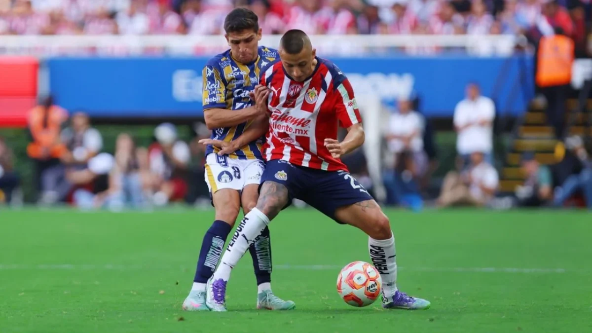 Un estadio Akron con lleno total fue el escenario de una remontada cardiaca de Chivas en un partido que casi parecía perder ante San Luis.