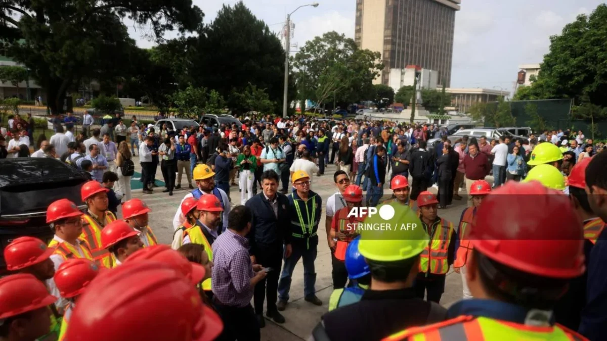 Dos sismos de 5.6 y 5.3 grados de magnitud sacudieron este martes Guatemala, según el servicio geológico estadounidense.