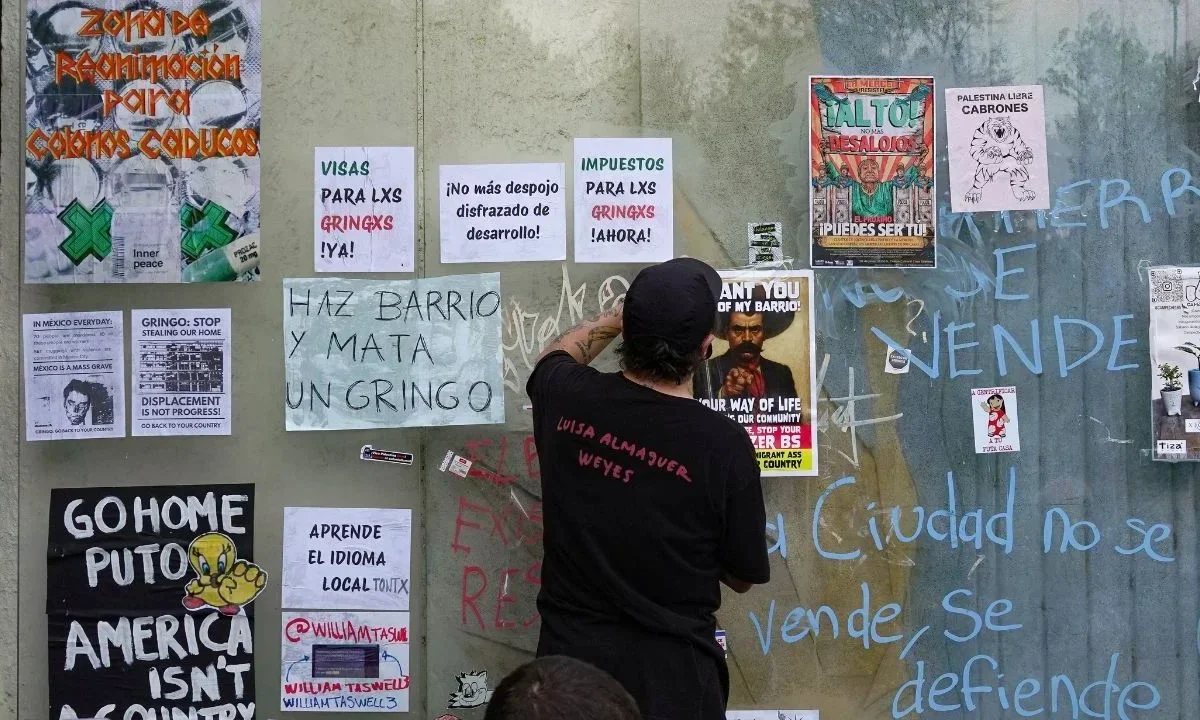 Autoridades del Gobierno capitalino convocaron a una asamblea informativa sobre el rechazo a la gentrificación y la xenofobia; el secretario César Cravioto aseguró que se llevan buenas propuestas para consolidar políticas públicas.
