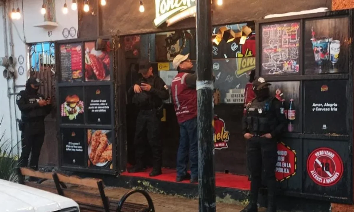 Durante los operativos de cierre de chelerías, también se clausuraron cuatro locales y detuvieron a dos personas por violar sellos de clausura.