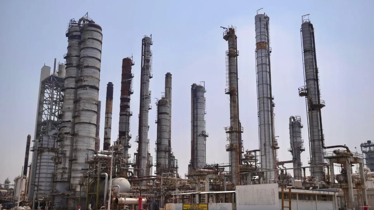 La Secretaría de Hacienda y Crédito Público logró 12 mil millones de dólares para las finanzas de Pemex.