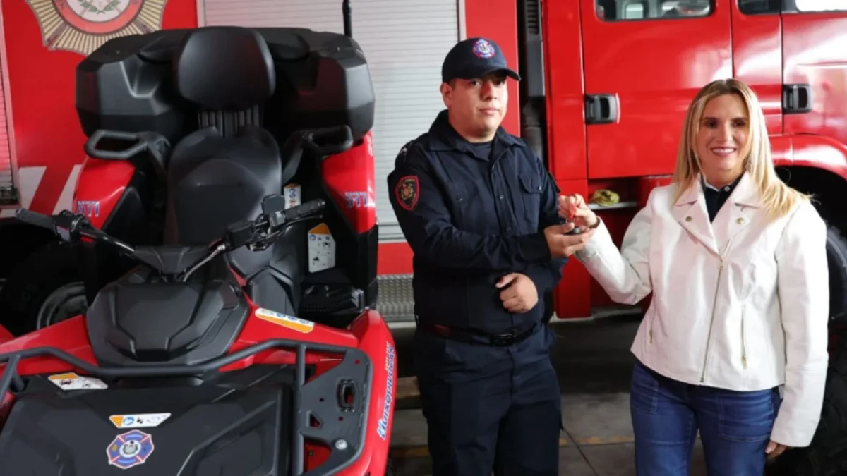 La alcaldesa Romina Contreras entregó varias unidades modernas.