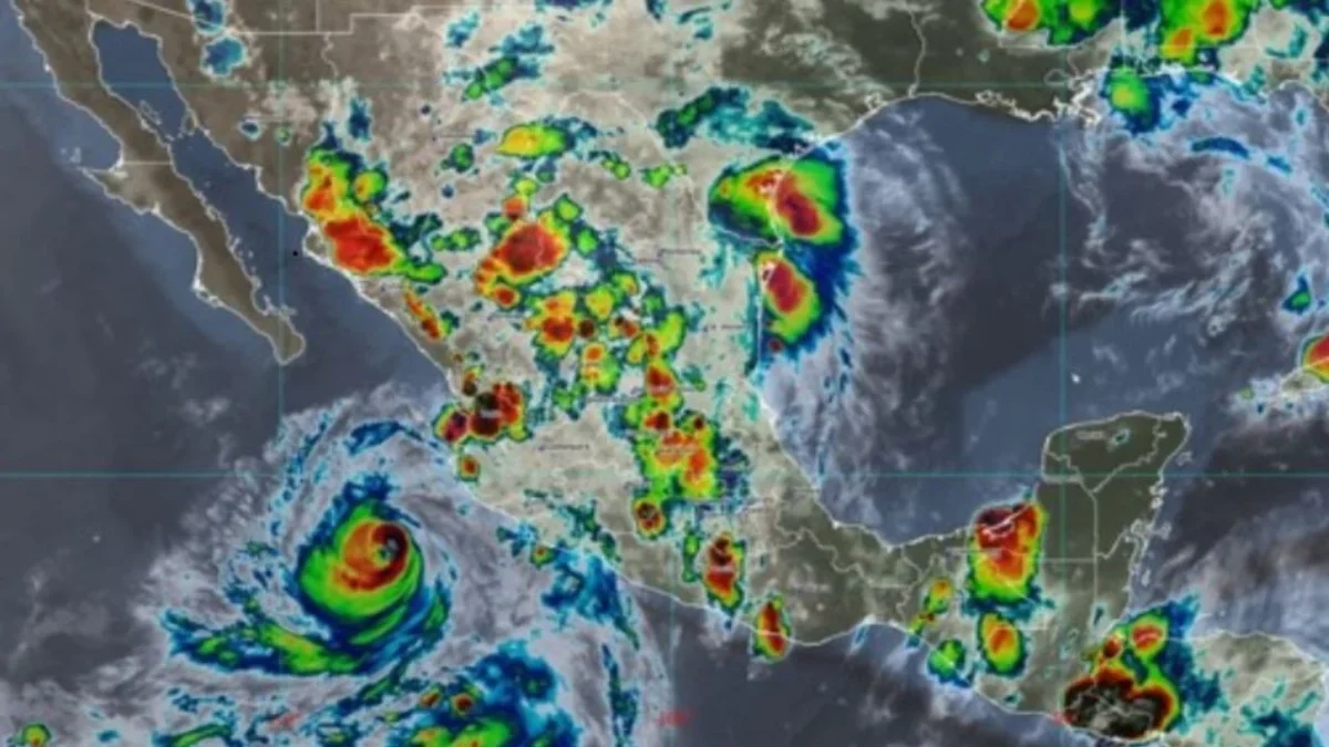 El Huracán Flossie se acerca a las costas de Jalisco, Colima y Guerrero como categoría 3 según el reporte de las 21:00 horas de la Conagua.