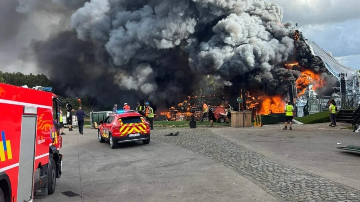 Incendio consume escenario principal de 'Tomorrowland' en Bélgica