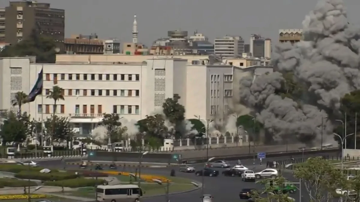 Israel bombardea edificio del Estado Mayor en Damasco, Siria