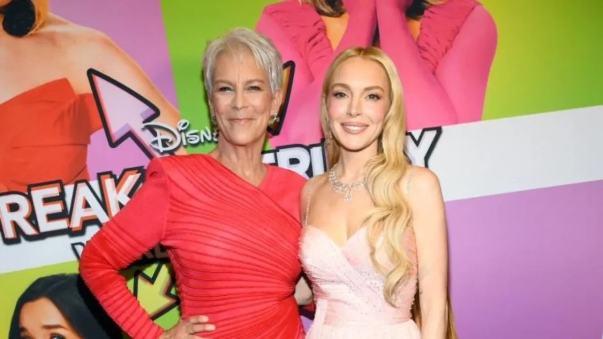 Lindsay Lohan y Jamie Lee Curtis llegan a CDMX para la premier de “Otro Viernes de Locos”.