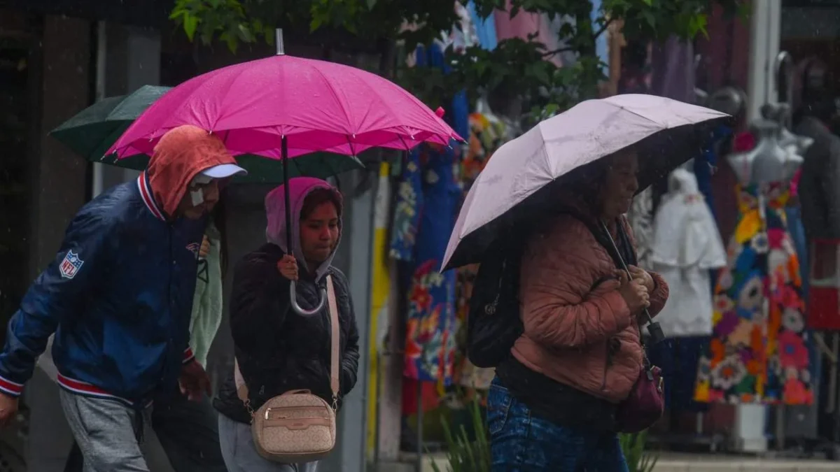 De acuerdo con el reporte del clima, hoy se prevé ambiente fresco en la región y frío con bancos de niebla en zonas altas del Valle de México.