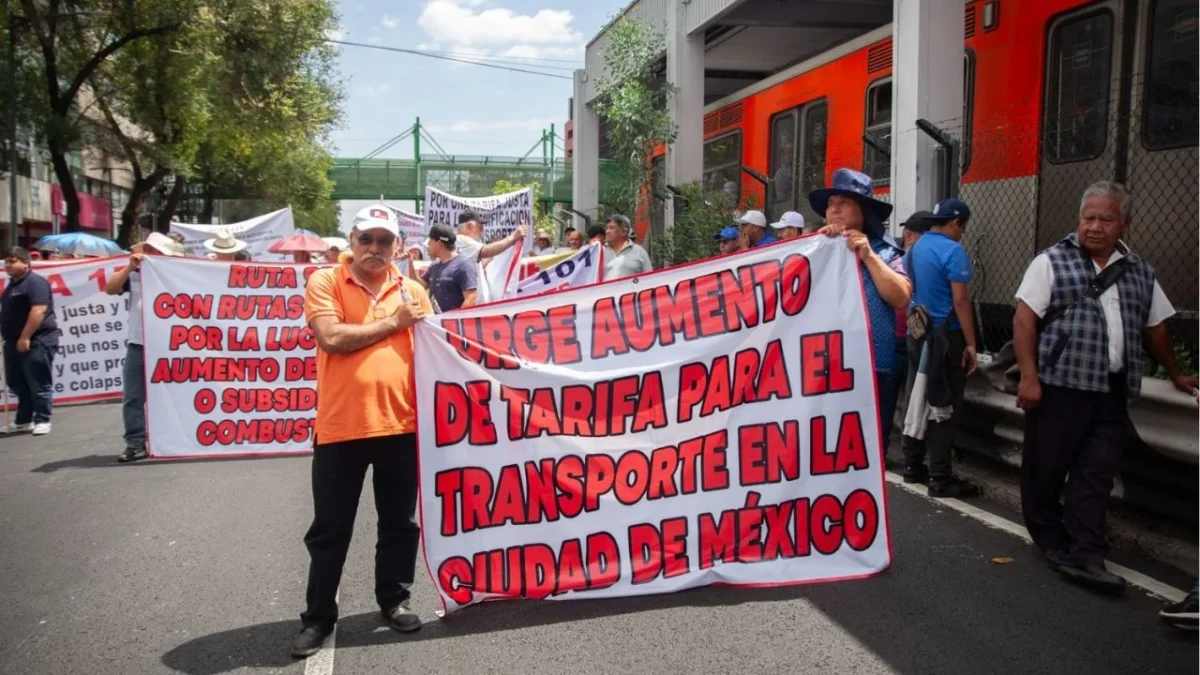 Marcha de transportistas en CDMX afectan las principales vías en la capital; conoce las vialidades afectadas y exigencias de manifestantes.