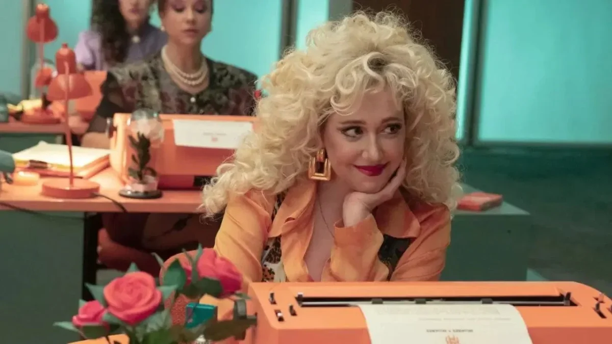 Tras el éxito de la serie, Mariana Treviño regresa a la puesta en escena de Mentiras como la simpática "Lupita"... por tiempo limitado.