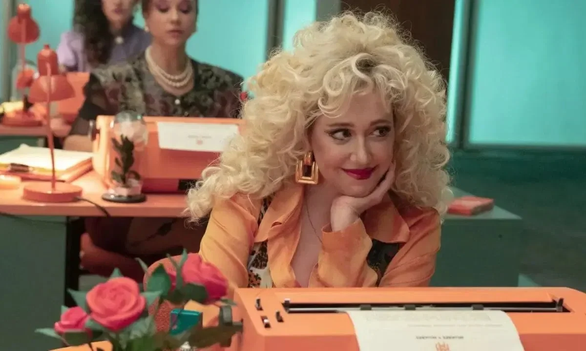 Tras el éxito de la serie, Mariana Treviño regresa a la puesta en escena de Mentiras como la simpática "Lupita"... por tiempo limitado.