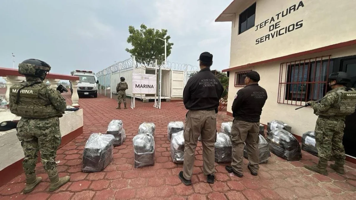 La Marina aseguró media tonelada de cocaína en costas de Oaxaca.