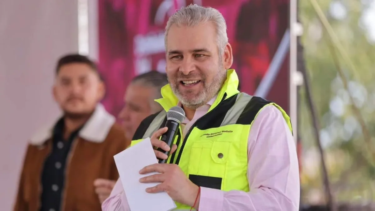 Con una inversión estatal cercana a los 6 mil millones de pesos, Michoacán construye un mejor Uruapan, destacó el gobernador Ramírez Bedolla.