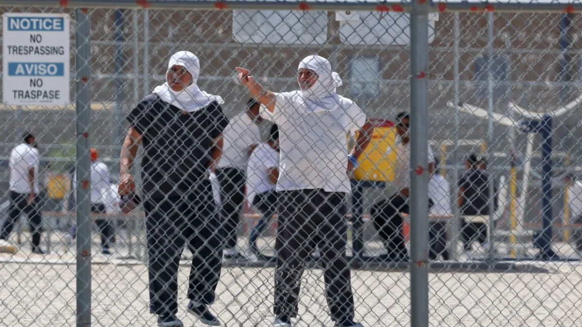 Empresas como CoreCivic aprovechan el discurso antimigrante de Trump para ampliar centros de detención 