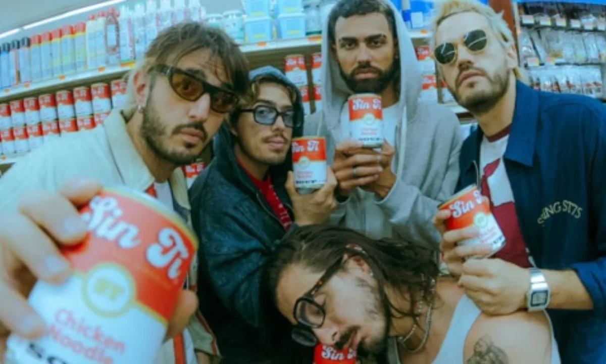 Con cada nuevo lanzamiento, la banda demuestra que es una de las más sólidas, versátiles y visionarias de la música latina.