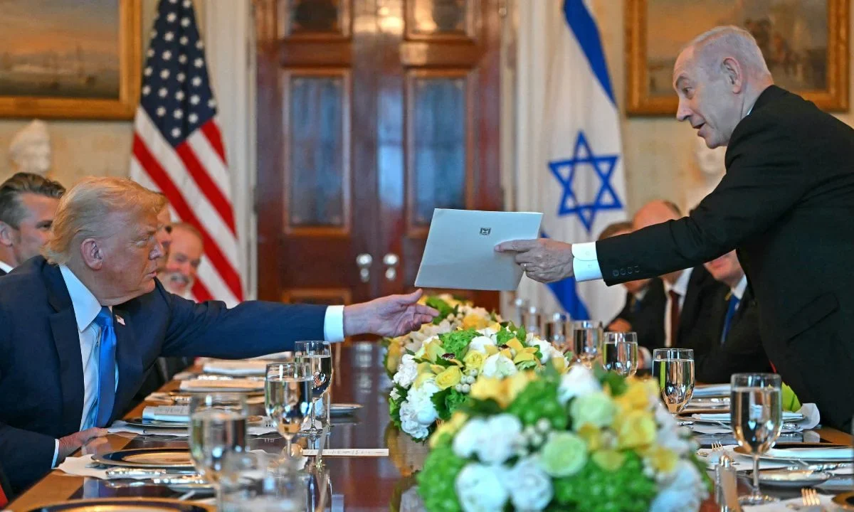 El primer ministro israelí, Benjamin Netanyahu, dijo este lunes que nominó a Donald Trump para el Premio Nobel de la Paz, y le entregó al presidente estadounidense una carta que envió al comité de ese prestigioso galardón.