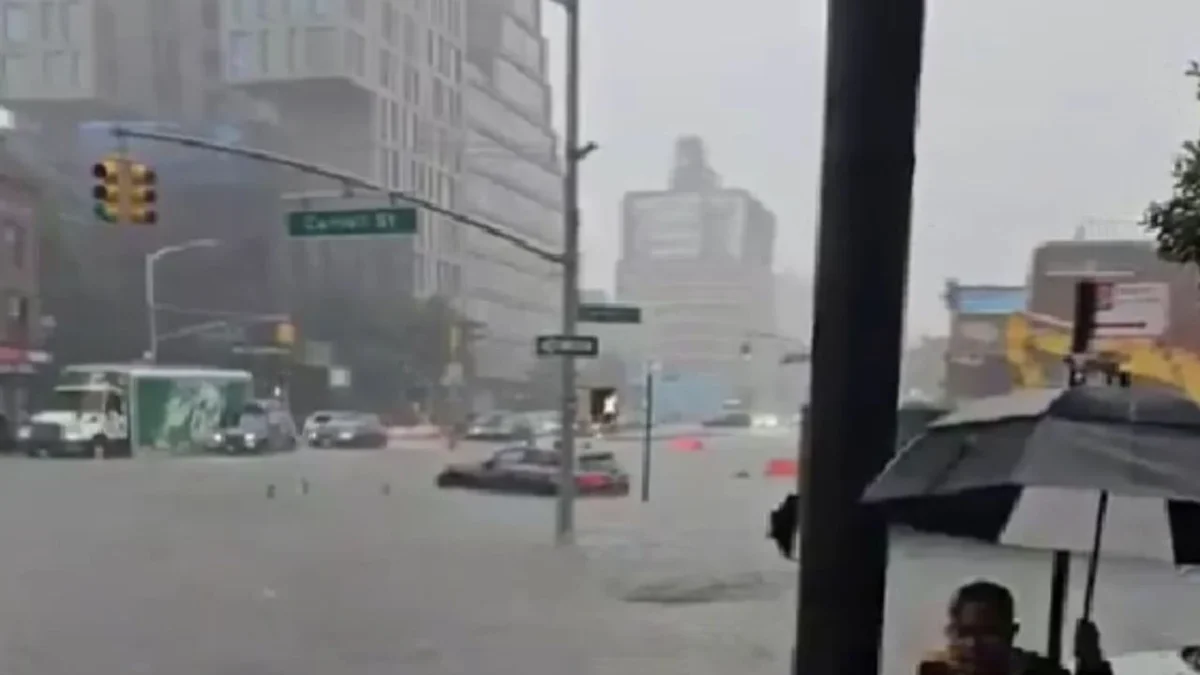 Autoridades de Nueva York declaran en estado de emergencia en la ciudad por inundaciones severas.