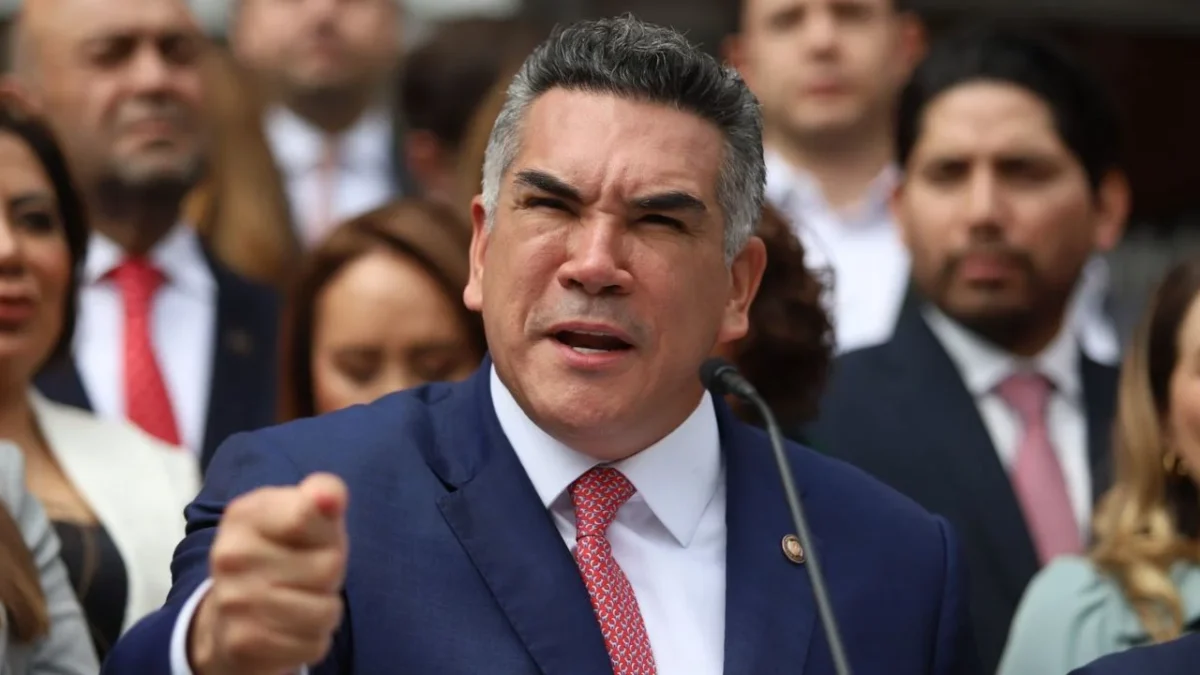 Alito Moreno acusó que la posible nueva solicitud de juicio político en su contra es una "persecución brutal" de parte de Morena.