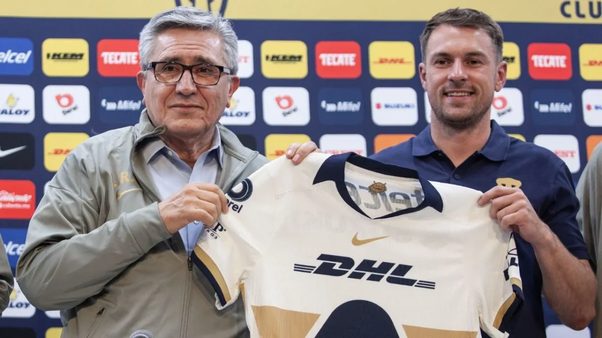 Presenta Pumas a Aaron Ramsey como primer refuerzo universitario