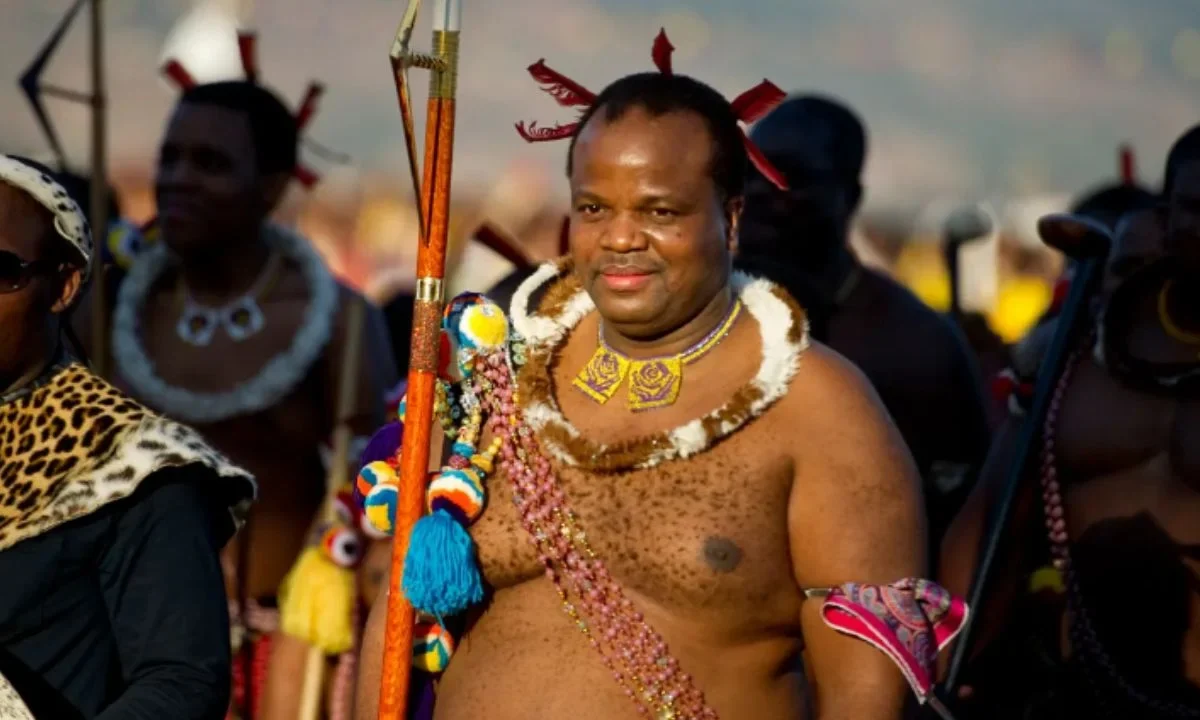 La llegada de cinco extranjeros expulsados por Estados Unidos al pequeño reino de Esuatini en África desató una inusual ola de indignación