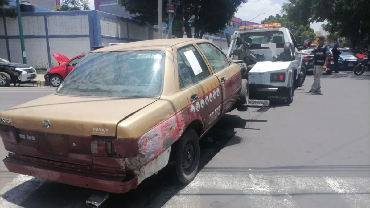 En la alcaldía Cuauhtémoc retiraron mil 400 vehículos chatarra.