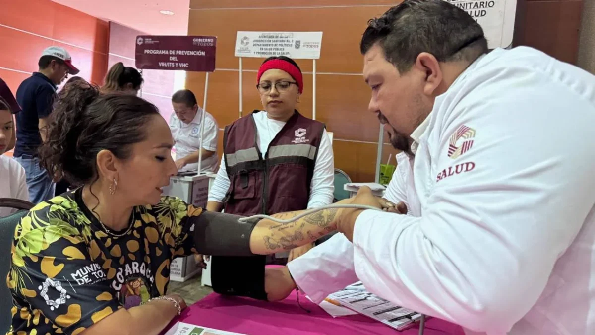 "Salud en tu Barrio" lleva atención gratuita en materia de salud en la Feria del Carmen 2025.