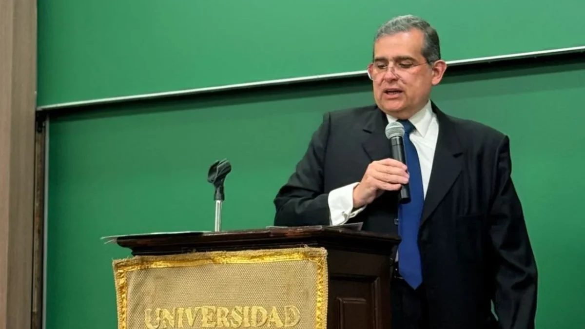 Experto pide actuar con estrategias firmes para hacer frente a la crisis aeroportuaria