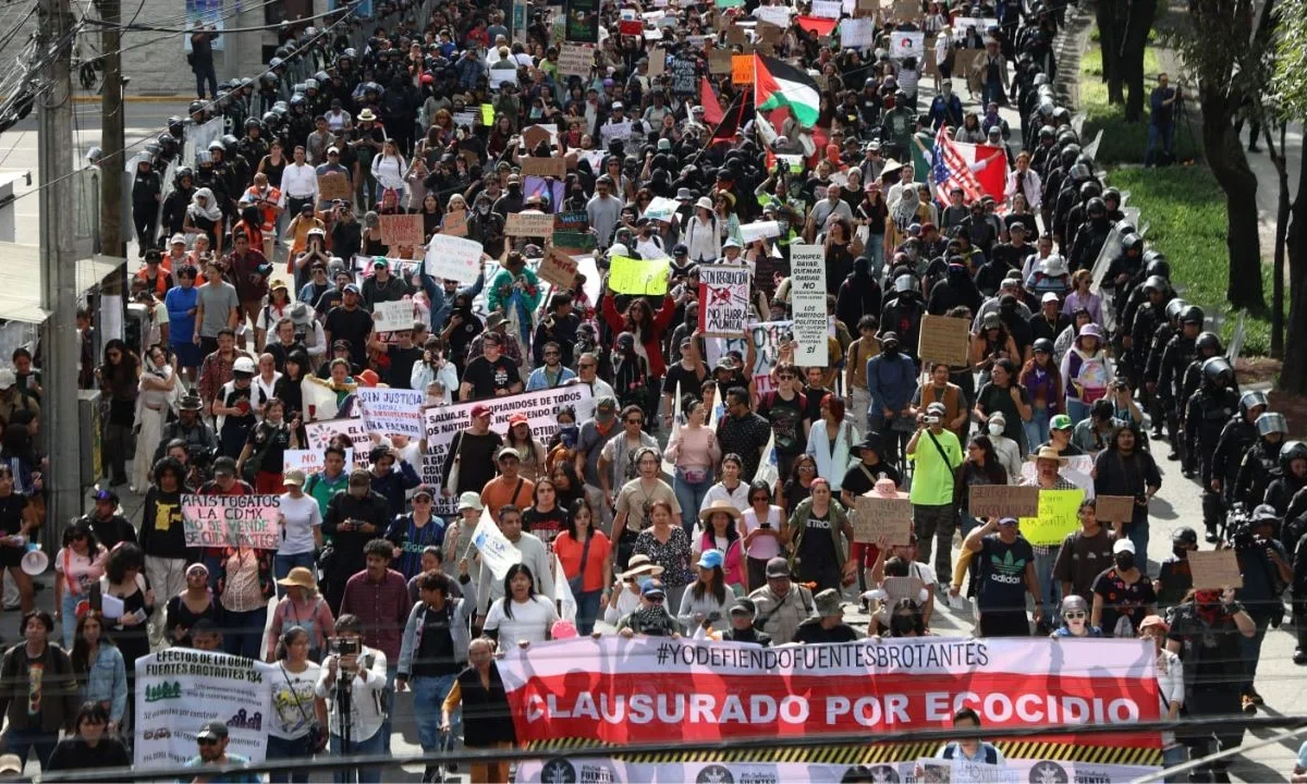La Segunda Marcha contra la Gentrificación se vio acompañada por un fuerte dispositivo de seguridad de la policía capitalina.