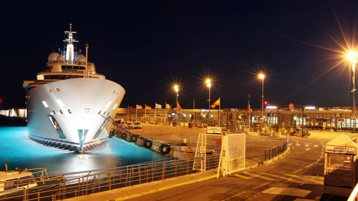 En junio, Cannes adoptó una medida similar y limitó a uno por día los barcos con más de 3 mil pasajeros en su bahía.