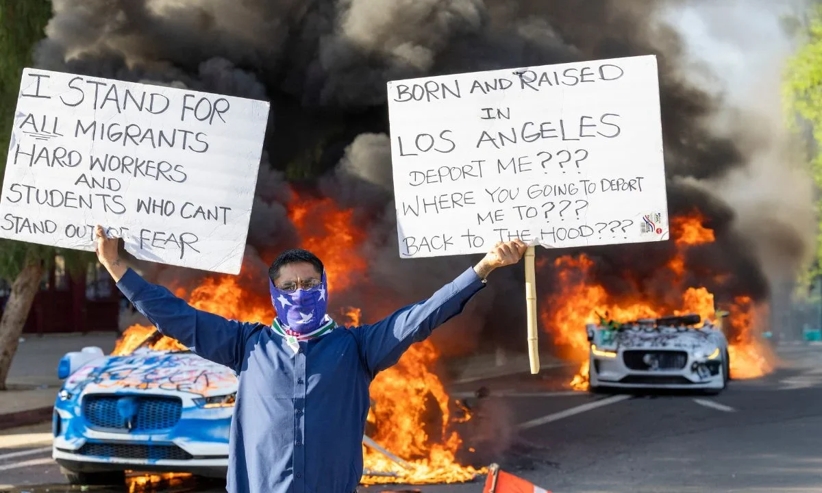 Trump demanda a la ciudad por “obstruir” las leyes federales, mientras crecen la tensión tras las protestas masivas