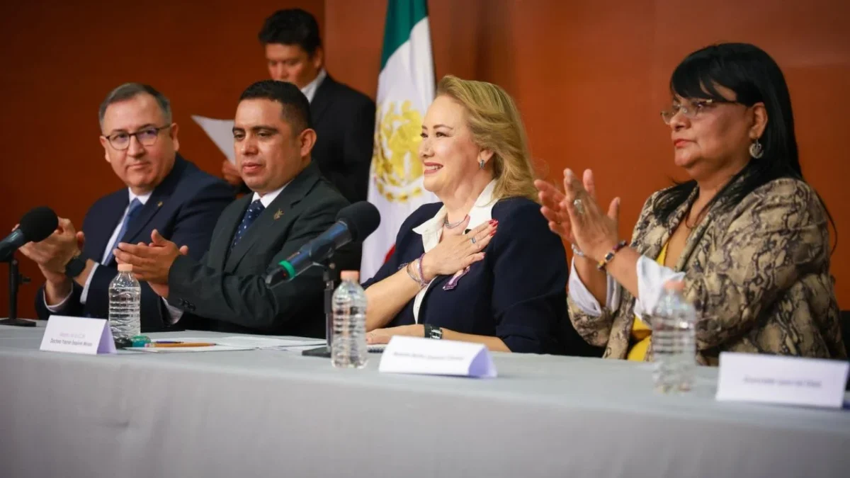 Yasmín Esquivel llama a abogados asegurar la transformación de la justicia en beneficio del pueblo.