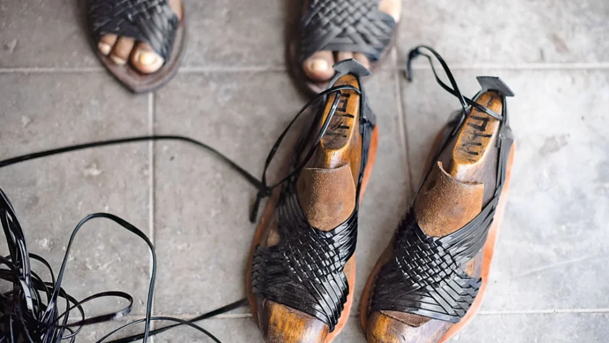 $350 es el costo promedio de unos huaraches de la comunidad indígena de Villa Hidalgo Yalalag (20 dólares aproximadamente)