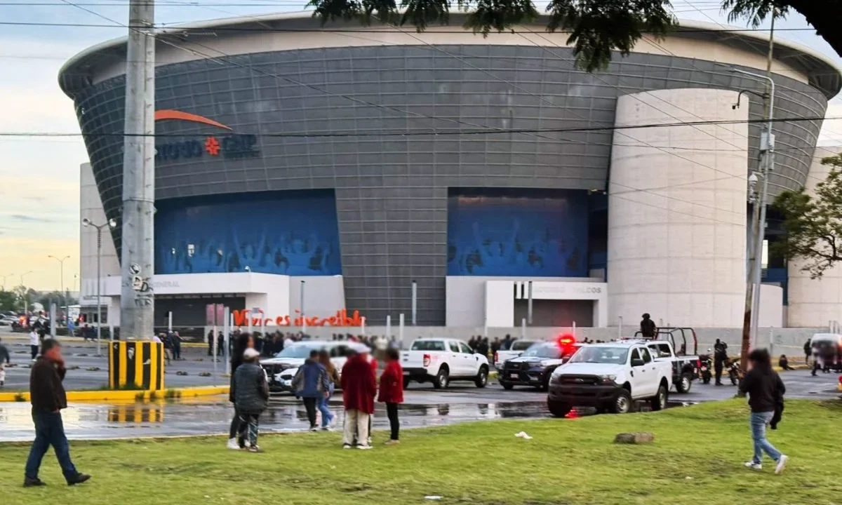 Antorchistas se deslindan de la riña en Estadio Cuauhtémoc