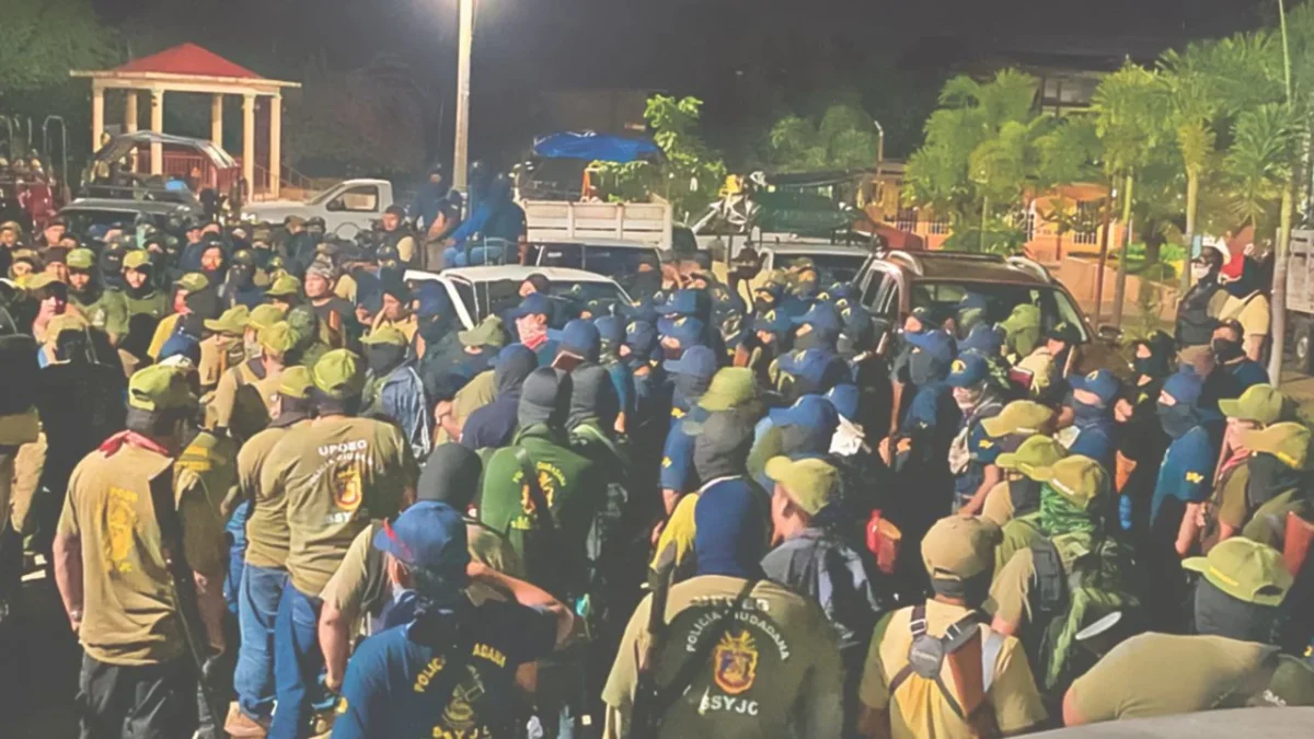 VIGILANCIA. En la madrugada del domingo comenzó el operativo que inició en Lagunillas, Ayutla donde detuvieron a dos hombres y una mujer, supuestos involucrados en el crimen.