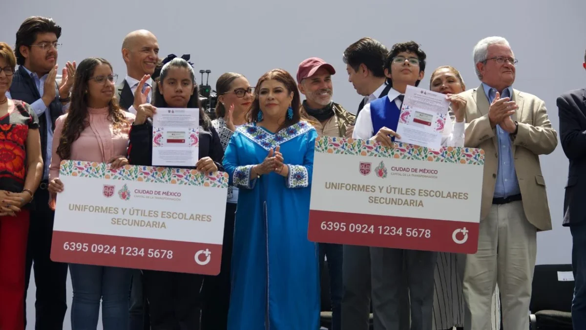Brugada inicia entrega de un millón 250 mil apoyos para útiles y uniformes escolares