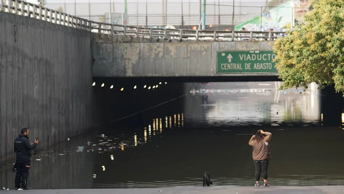 CDMX amanece con alerta roja por lluvias y el AICM suspendió operaciones