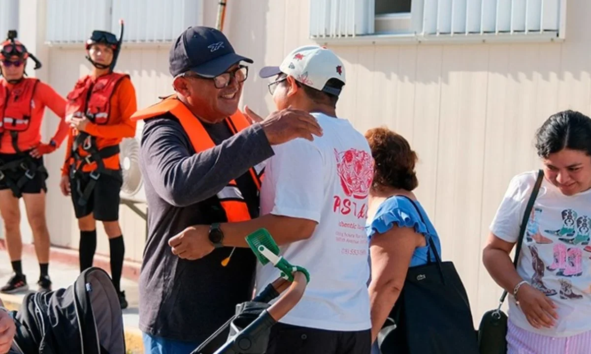 Capitanes rescatados en el Golfo de México ya se reunieron con sus familias
