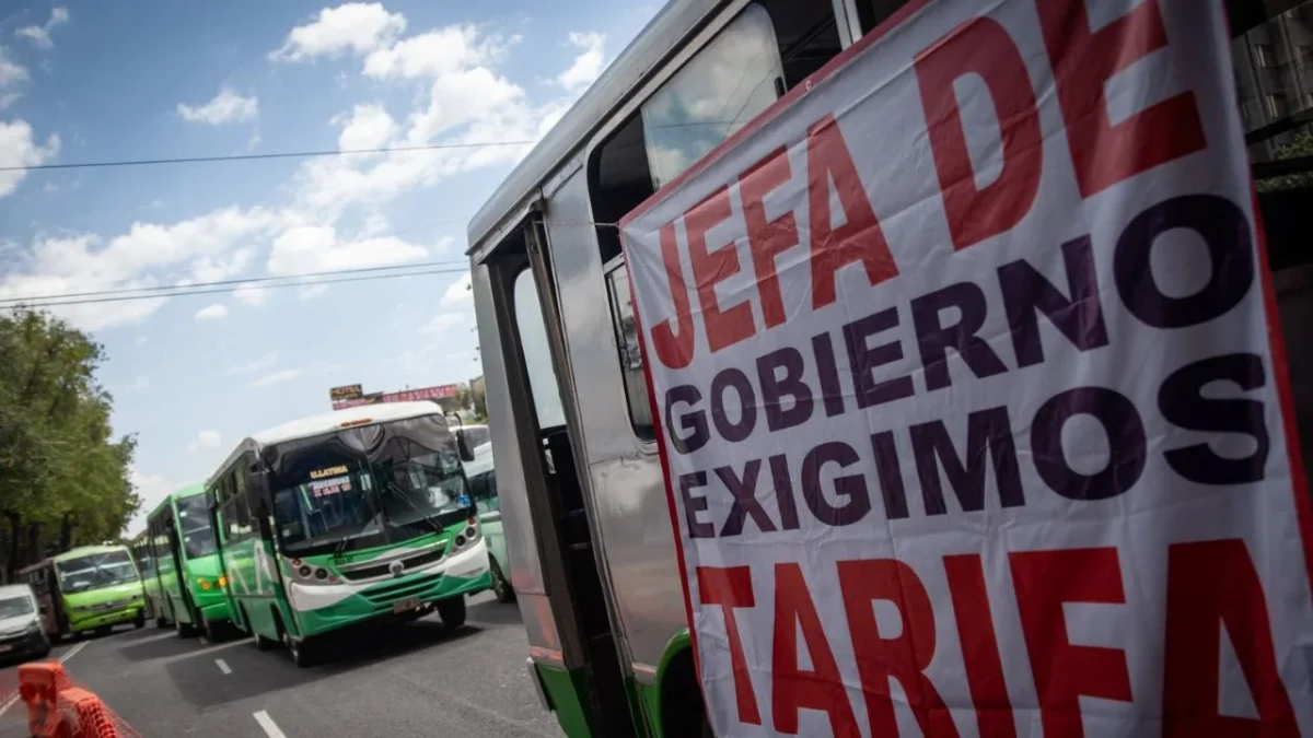 Diputados locales acuerdan mesa de trabajo con transportistas