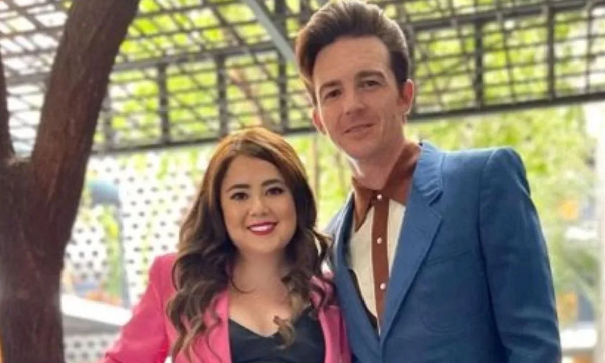 Darke Ball de manera sarcástica dijo que el presunto beso que hubo con Marina Botas fue romántico.