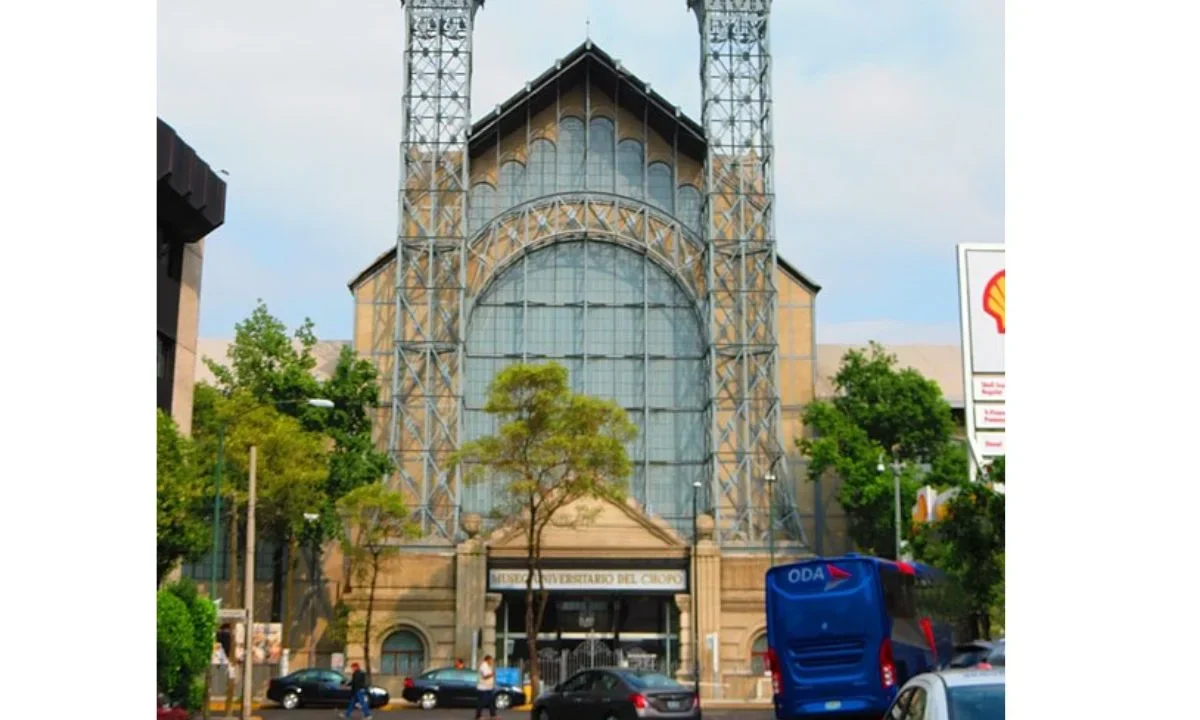 La estructura metálica del Chopo se diseñó en 1902 por Bruno Möhring para la Exposición de Arte e Industria Textil