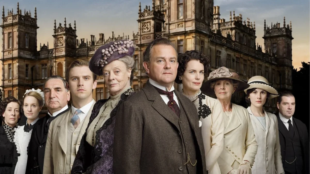 Exhiben objetos de la serie Downton Abbey antes de la subasta que marca su final