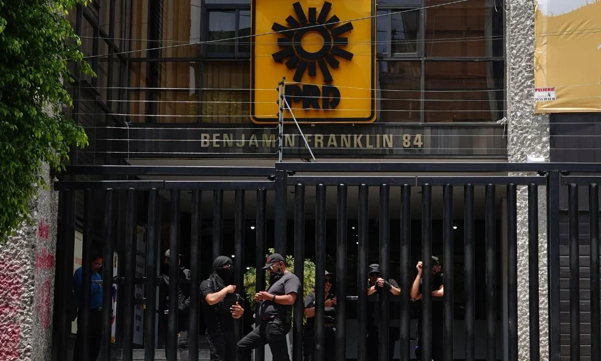 Intervenido. Comprado durante la pandemia, el Edificio de Benjamin Franklin 84, del PRD ya está bajo control del INE. 