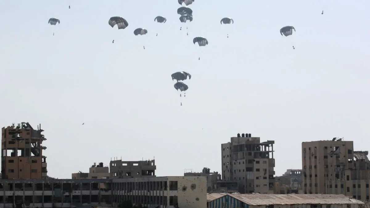 AYUDA. La comunidad internacional advierte que ampliar la guerra agravaría la crisis en Gaza, donde organizaciones señalan condiciones de hambruna